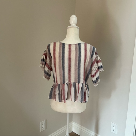 Woman’s beach style top - Picture 3 of 5